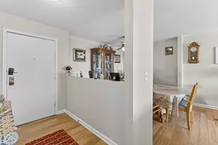 2000 St Regis Dr, Lombard, IL 60148 - Photo 9