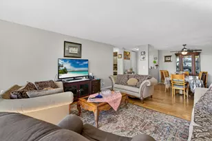 2000 St Regis Dr, Lombard, IL 60148 - Photo 5