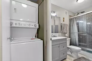 2000 St Regis Dr, Lombard, IL 60148 - Photo 17