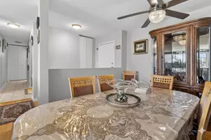 2000 St Regis Dr, Lombard, IL 60148 - Photo 7