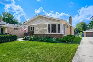 600 Willow St, Itasca, IL 60143 - Photo 1