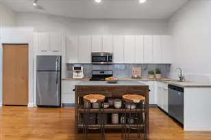 2016 W Concord Pl, Chicago, IL 60647 - Photo 9