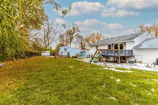 1096 Beechwood Rd, Buffalo Grove, IL 60089 - Photo 23