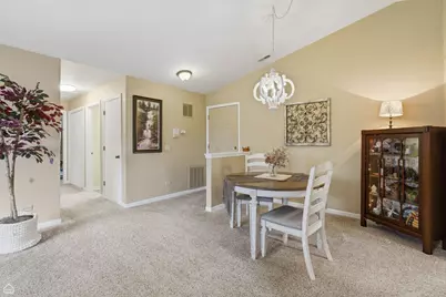 329 Everett Avenue #2B, Crystal Lake, IL 60014 - Photo 7