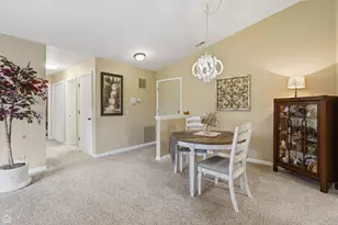 329 Everett Ave, Crystal Lake, IL 60014 - Photo 7