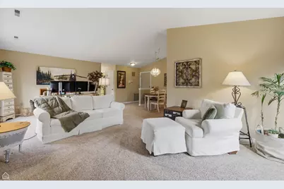 329 Everett Avenue #2B, Crystal Lake, IL 60014 - Photo 9