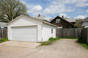 937 25th St, Moline, IL 61265 - Photo 49