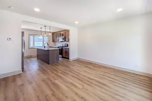 127 N Cedar Ln, Glenwood, IL 60425 - Photo 5