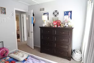 1337 Eastwood Dr, Aurora, IL 60506 - Photo 17