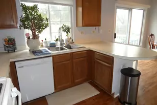 1337 Eastwood Dr, Aurora, IL 60506 - Photo 7