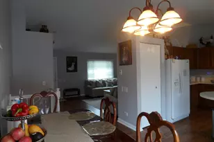 1337 Eastwood Dr, Aurora, IL 60506 - Photo 9