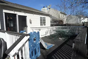 1337 Eastwood Dr, Aurora, IL 60506 - Photo 33