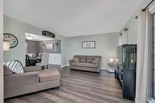 208 Santos Ave, Minooka, IL 60447 - Photo 5