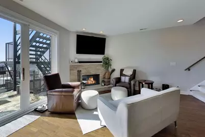 2241 W Roscoe Street #3, Chicago, IL 60618 - Photo 3