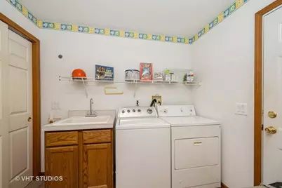 1016 Castleton Court, Grayslake, IL 60030 - Photo 9