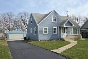 829 N Roy Ave, Melrose Park, IL 60164 - Photo 1
