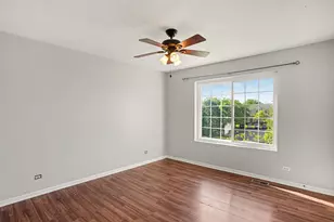 1870 Middlebury Dr, Aurora, IL 60503 - Photo 17