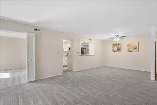 720 St Andrews Ln, Crystal Lake, IL 60014 - Photo 5