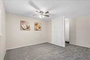 720 St Andrews Ln, Crystal Lake, IL 60014 - Photo 3