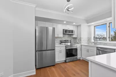 2086 Saint Johns Avenue #306, Highland Park, IL 60035 - Photo 7