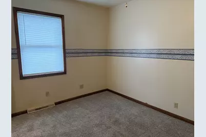 609 E Clay Street, Clifton, IL 61727 - Photo 23