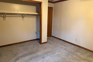 609 E Clay St, Clifton, IL 61727 - Photo 21