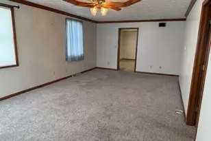 609 E Clay St, Clifton, IL 61727 - Photo 15