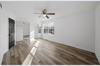 1670 College Green Drive, Elgin, IL 60123 - Photo 15