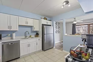 7301 Evergreen Dr, Orland Park, IL 60462 - Photo 5