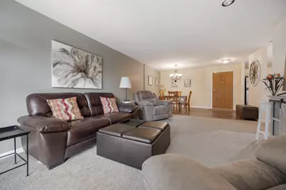 815 Leicester Road #114A, Elk Grove Village, IL 60007 - Photo 3