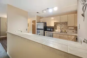 815 Leicester Rd, Elk Grove Village, IL 60007 - Photo 13