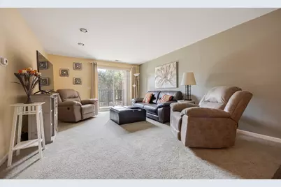 815 Leicester Road #114A, Elk Grove Village, IL 60007 - Photo 5