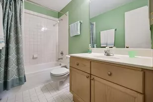 815 Leicester Rd, Elk Grove Village, IL 60007 - Photo 19