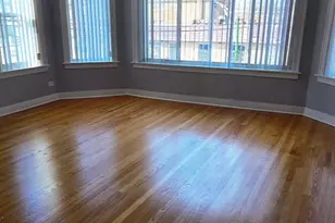 7847 S Paxton Ave, Chicago, IL 60649 - Photo 5