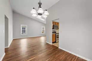 1095 Devonshire Ave, Naperville, IL 60540 - Photo 11