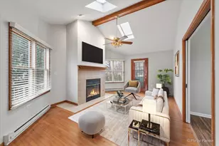 1095 Devonshire Ave, Naperville, IL 60540 - Photo 21