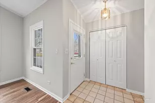 1095 Devonshire Ave, Naperville, IL 60540 - Photo 5