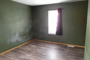 1069 Douglas Ave, Aurora, IL 60505 - Photo 5