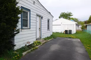 1069 Douglas Ave, Aurora, IL 60505 - Photo 11