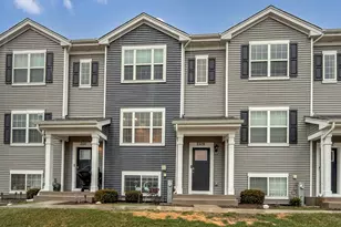 2509 Bella Dr, Pingree Grove, IL 60140 - Photo 1