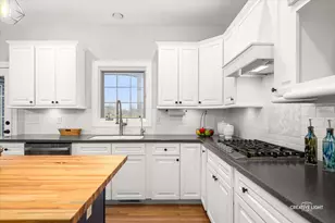 39W771 Benton Ln, Geneva, IL 60134 - Photo 11