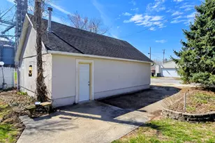 110 Duell St, Milmine, IL 61855 - Photo 5