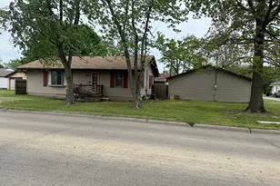 24 W Sloan St, Harrisburg, IL 62946 - Photo 11