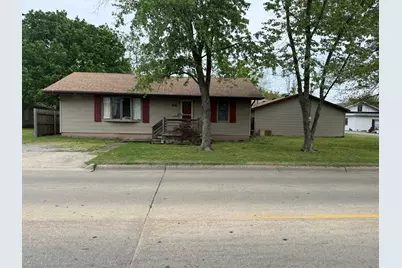 24 W Sloan Street, Harrisburg, IL 62946 - Photo 1
