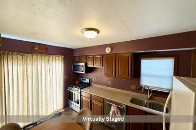 412 E Bradshaw Street, Dixon, IL 61021 - Photo 7