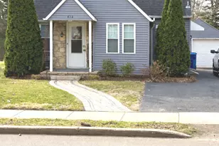 412 E Bradshaw St, Dixon, IL 61021 - Photo 1