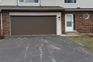 1260 Briarwood Ln, Libertyville, IL 60048 - Photo 1