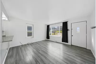 349 Woodland Drive, Grayslake, IL 60030 - Photo 7