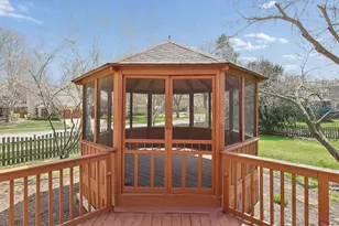 1000 Sheringham Dr, Naperville, IL 60565 - Photo 7