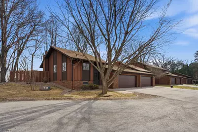 4828 6th Avenue Drive, Moline, IL 61265 - Photo 3